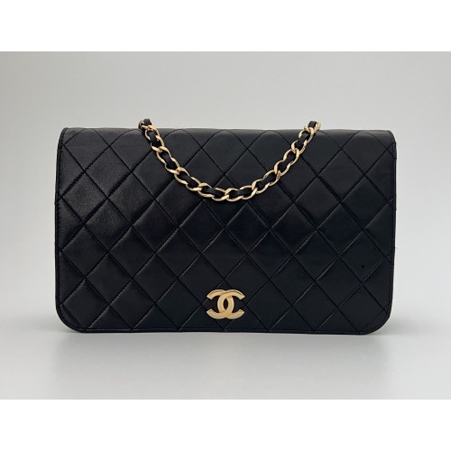 Chanel black leather vintage ref. 7522