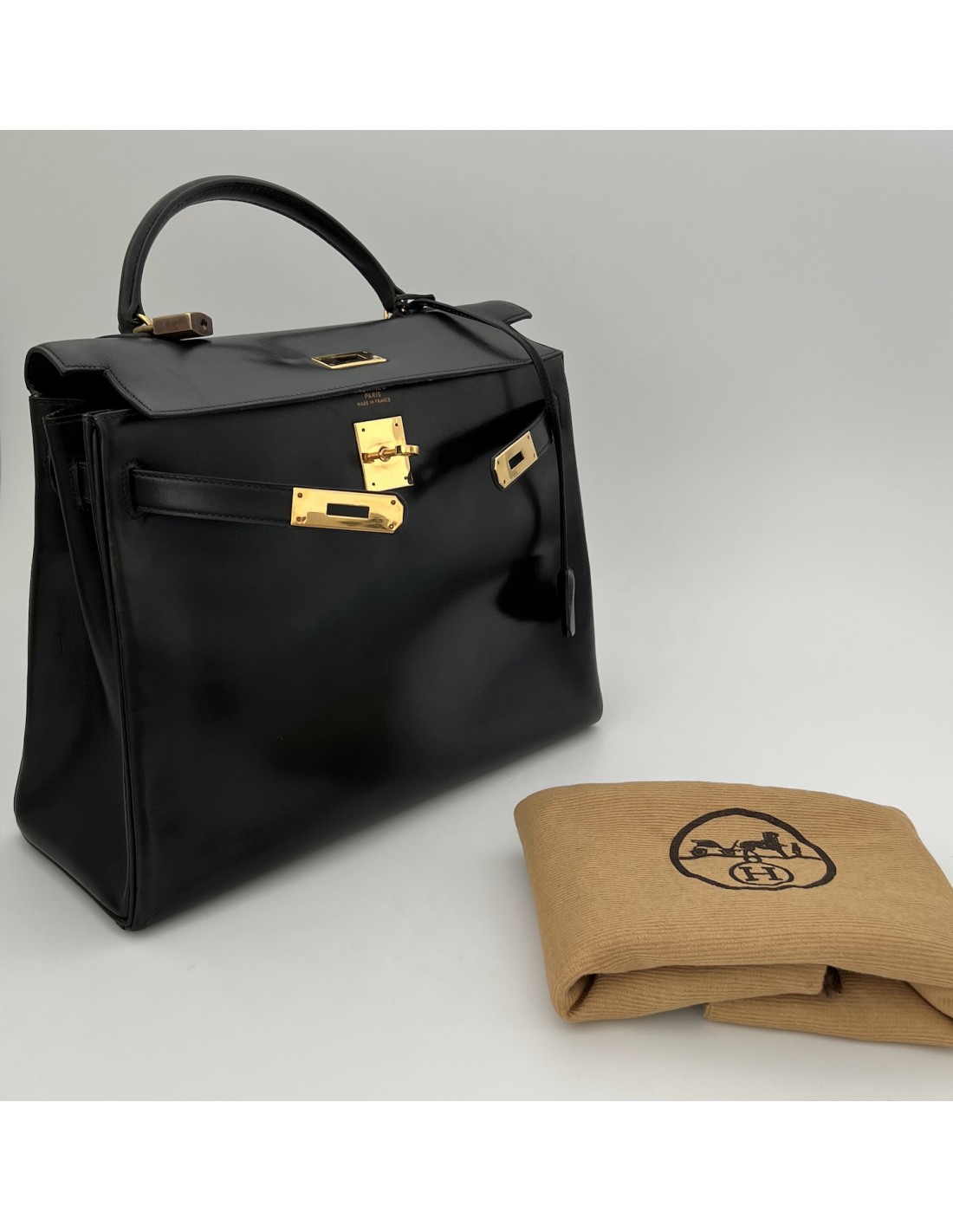 Heritage Vintage: Hermes 32cm Black Box Calf Leather Kelly Bag