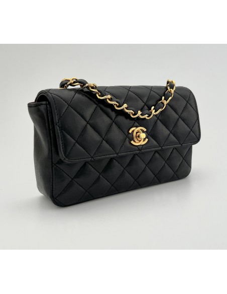 Cute Chanel black leather vintage, ref. 7675