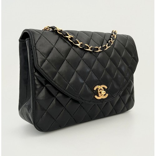 Chanel black leather vintage ref. 7728